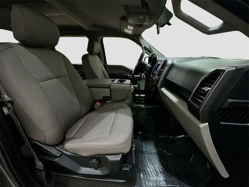 Used 2018 Ford F150 XLT image 27