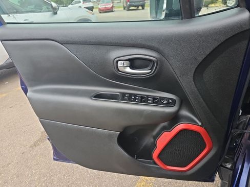 Used 2020 Jeep Renegade Trailhawk image 16