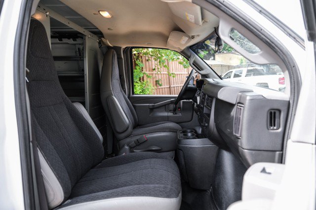 Used 2018 Chevrolet Express 2500 w/ Driver Convenience Package RWD image 23