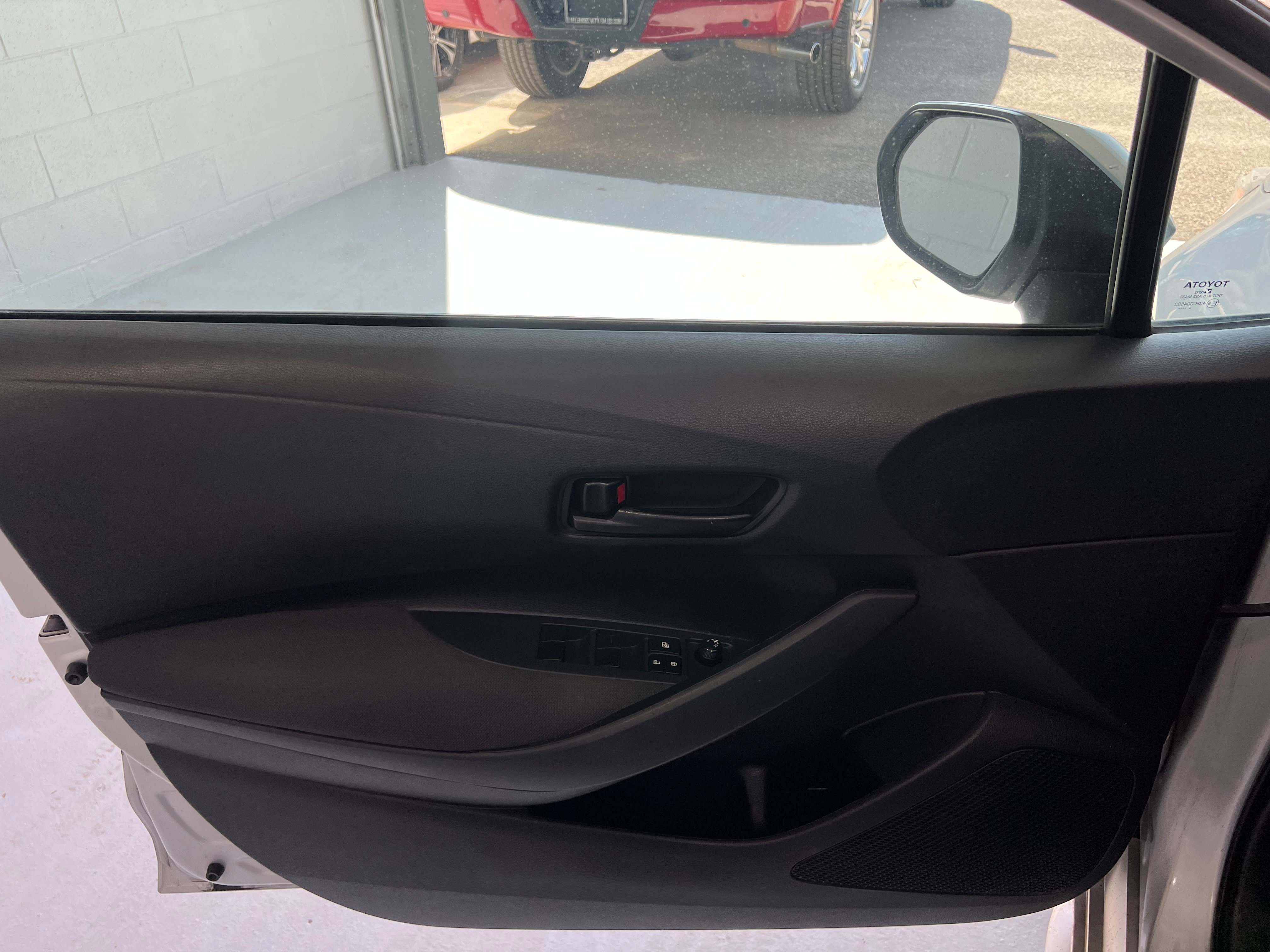 Used 2024 Toyota Corolla LE FWD image 11