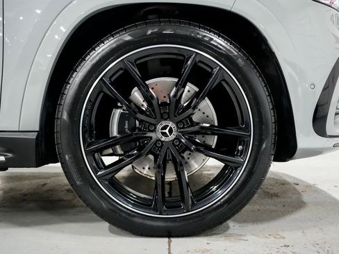Used 2024 Mercedes-Benz GLS 580 4MATIC image 28