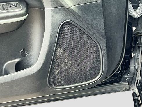 Used 2021 Chrysler 300 Touring w/ Driver Convenience Group image 19