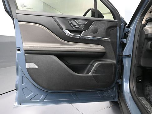 Used 2023 Lincoln Corsair Reserve w/ Jet Appearance Package image 19