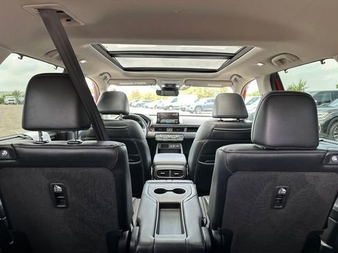 Used 2023 Honda Pilot Elite image 15