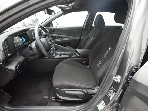 Used 2025 Hyundai Elantra Sport image 7