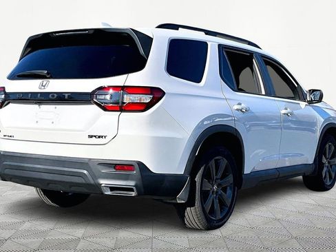 Used 2023 Honda Pilot Sport image 5