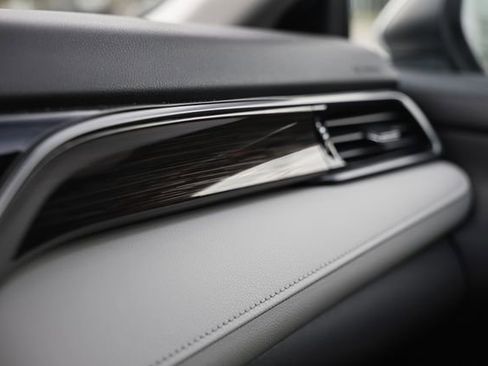 Used 2019 Toyota Camry LE FWD image 39