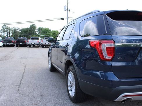 Used 2017 Ford Explorer XLT w/ Equipment Group 202A FWD image 35