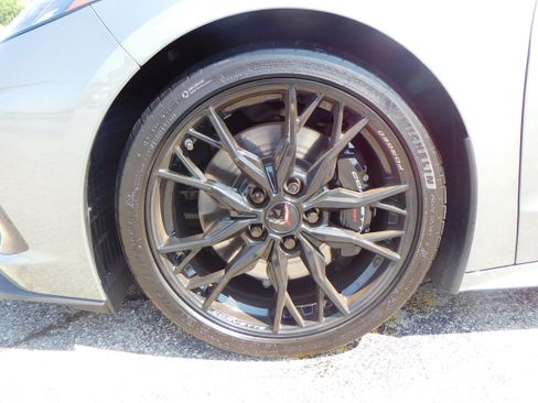 Used 2023 Chevrolet Corvette Stingray Premium Conv w/ Z51 Performance Package image 3