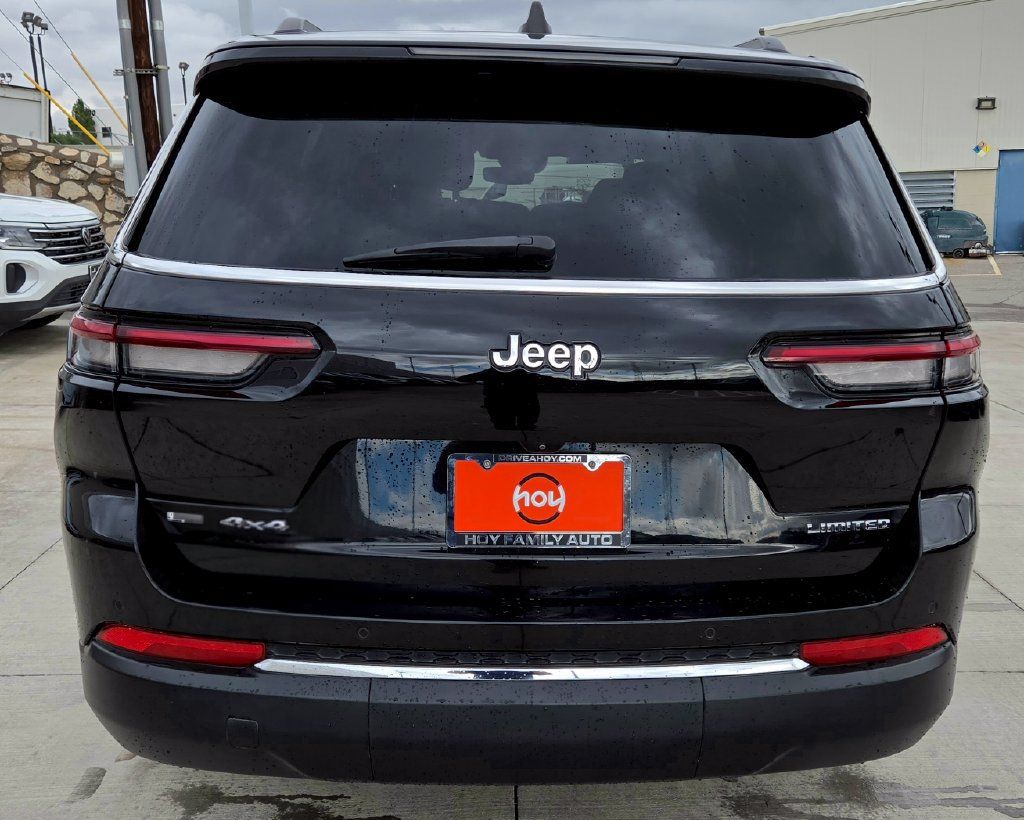 Used 2021 Jeep Grand Cherokee L Limited AWD/4WD image 9