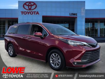 Used 2025 Toyota Sienna XLE