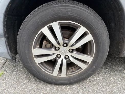Used 2017 Honda Pilot EX image 4