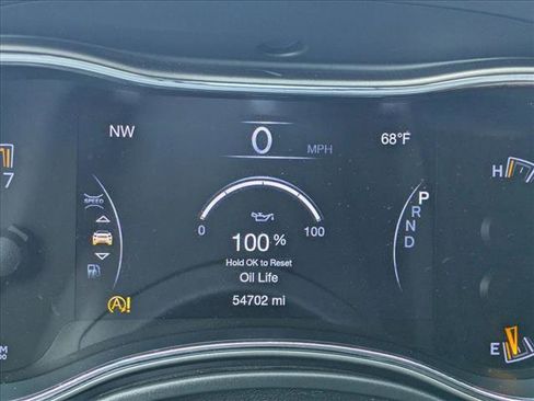 Used 2020 Jeep Grand Cherokee Limited AWD/4WD image 11