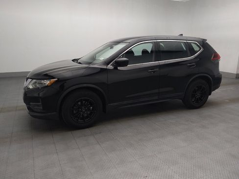 Used 2019 Nissan Rogue S FWD image 2