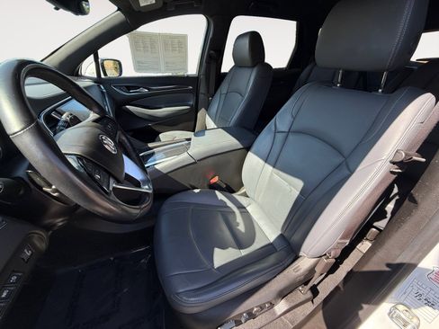 Used 2024 Buick Enclave Premium image 10