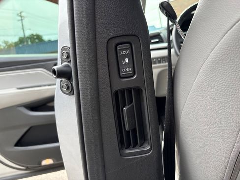 Used 2018 Honda Odyssey EX-L image 21