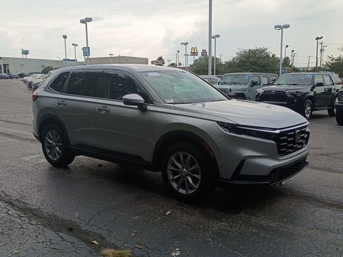 Used 2025 Honda CR-V EX image 1