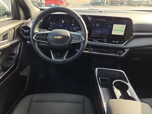 Used 2025 Chevrolet Equinox LT image 28