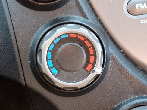 Used 2013 Honda Fit image 22