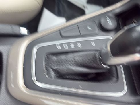 Used 2018 Ford Focus Titanium FWD image 22