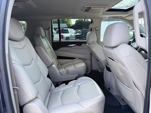 Used 2020 Cadillac Escalade ESV Premium Luxury AWD/4WD image 21