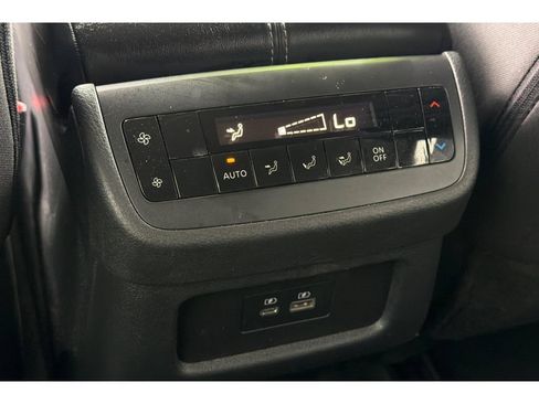 Used 2024 Nissan Pathfinder SV FWD image 14