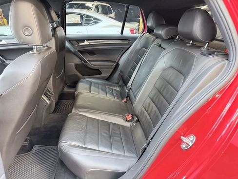 Used 2016 Volkswagen Golf 4-Door image 24