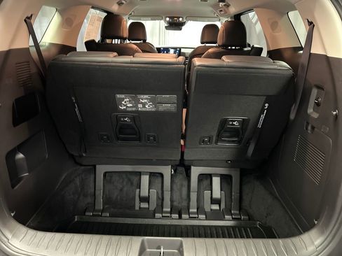 Used 2025 Kia Carnival LXS FWD image 24