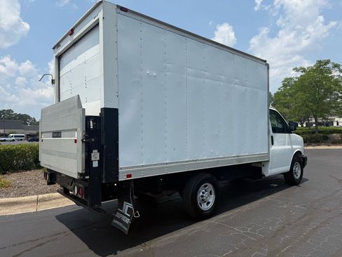 Used 2016 Chevrolet Express 3500 RWD image 5
