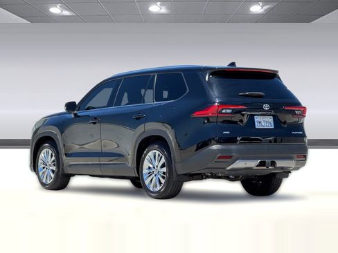 Used 2024 Toyota Grand Highlander AWD image 3