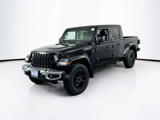 Used 2023 Jeep Gladiator Sport AWD/4WD video 1