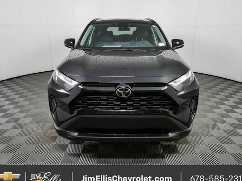 Used 2025 Toyota RAV4 XLE FWD image 32