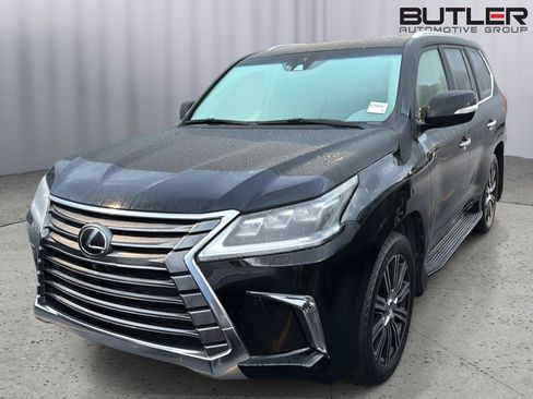Used 2018 Lexus LX 570 4WD w/ Luxury Package image 2