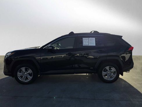 Used 2025 Toyota RAV4 XLE image 6