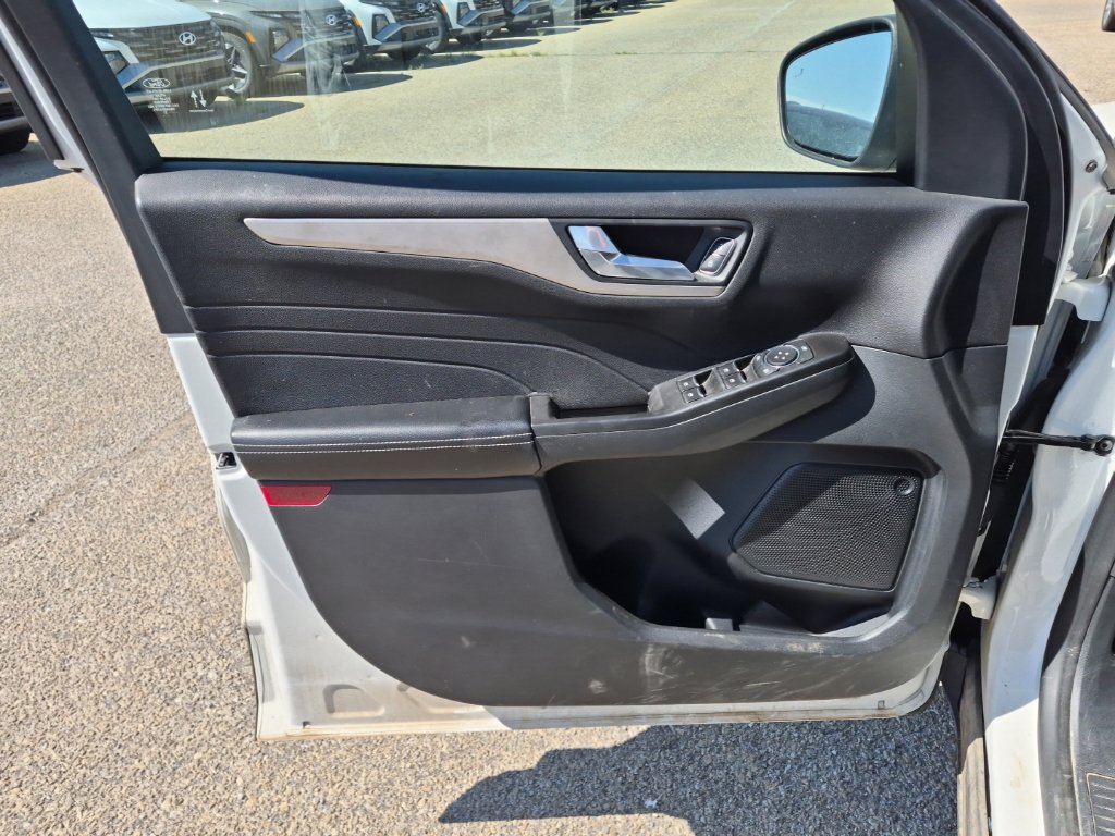 Used 2021 Ford Escape SE w/ SE Sport Appearance Package FWD image 10