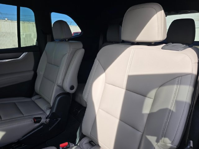 New 2027 GMC Acadia Elevation w/ Elevation Premium Package AWD/4WD image 18