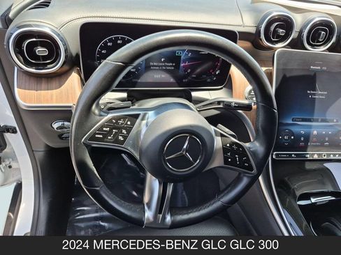 Used 2024 Mercedes-Benz GLC 300 4MATIC image 12