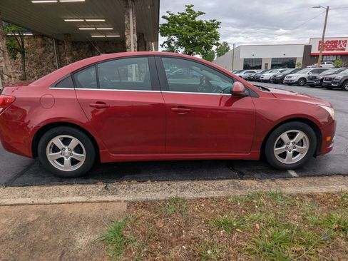 Used 2013 Chevrolet Cruze LT w/ RS Package FWD image 8