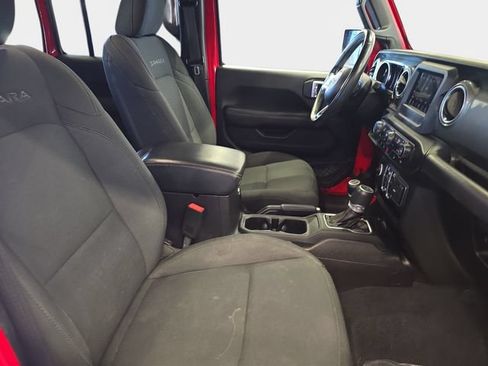 Used 2019 Jeep Wrangler Unlimited Sahara AWD/4WD image 12