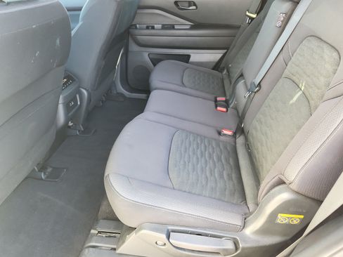 Used 2025 Nissan Pathfinder SV AWD/4WD image 11