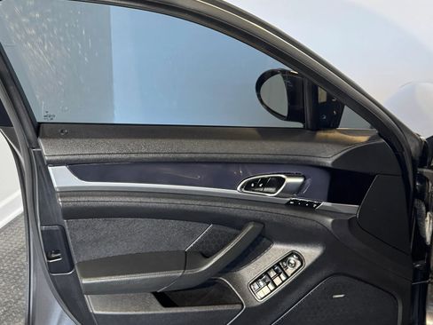 Used 2013 Porsche Panamera S image 12