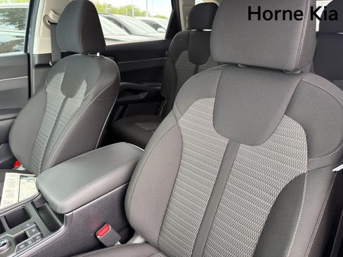 New 2026 Kia Sorento LX FWD image 10