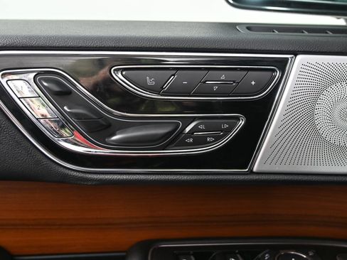 Used 2018 Lincoln Navigator Reserve w/ Technology Package AWD/4WD image 22