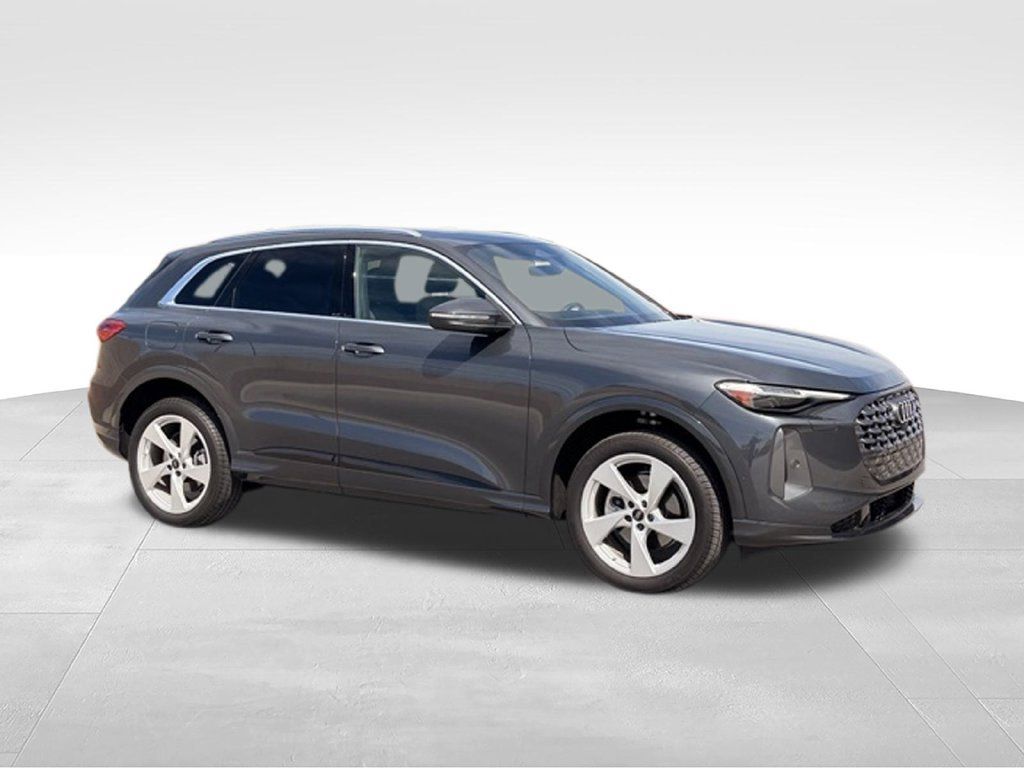 Used 2025 Audi Q5 Premium Plus AWD/4WD image 6