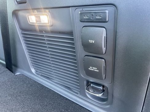 New 2025 Ford Expedition Active image 78