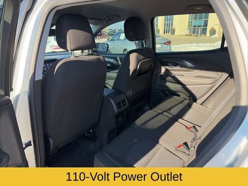 Used 2022 GMC Terrain SLE w/ Driver Convenience Package image 17