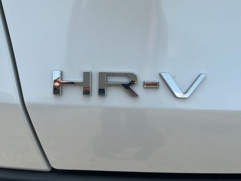 Used 2025 Honda HR-V LX image 31
