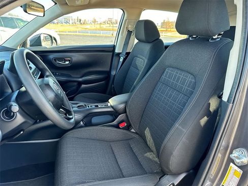Used 2025 Honda HR-V LX image 11