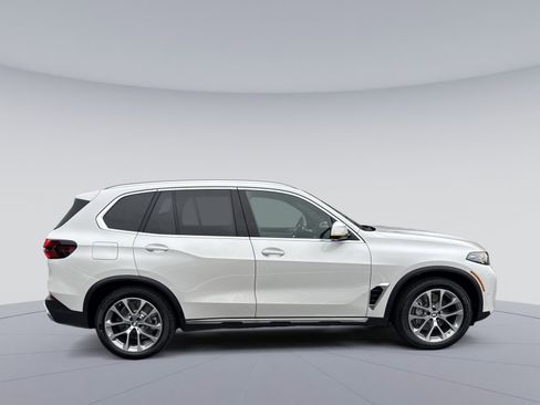 New 2026 BMW X5 xDrive50e w/ Climate Comfort Package image 34
