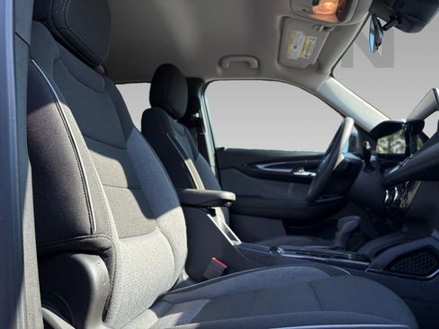 Used 2025 Chevrolet TrailBlazer LT image 7